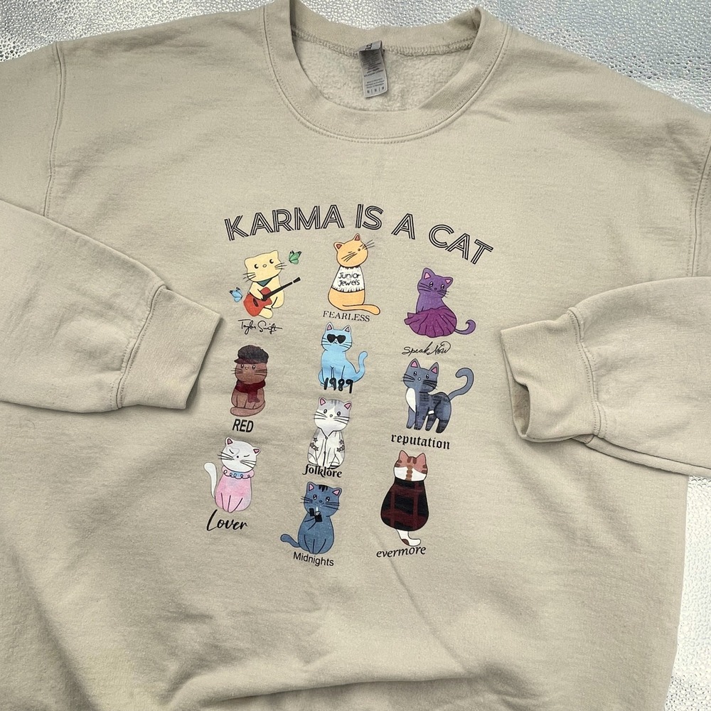Karma‎ Is A Cat Taylor Swift Eras Tour Crewneck Sweatshirt Medium Gildan